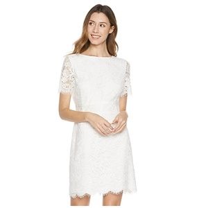 White short-sleeve floral lace dress